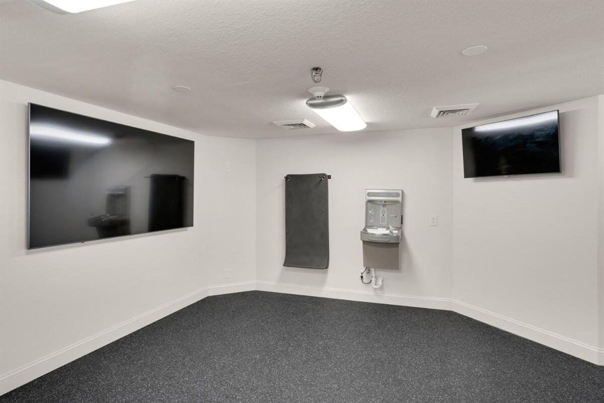 Location In Calypso! 308 West Beachfront 3br